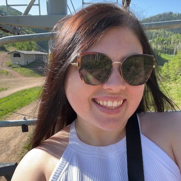 Meet your Posher, Rachel - Picture 2 of 3